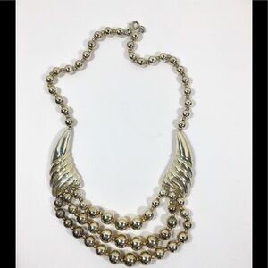 Dauplaise silver necklace beads
